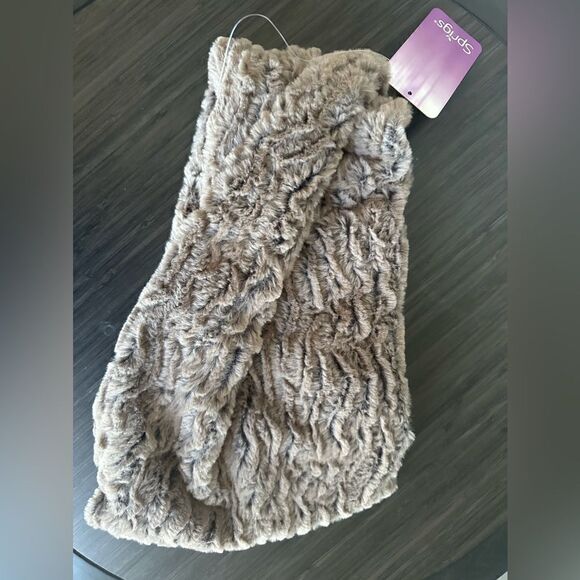 Textured faux fur (mink) cowl neck scarf - Picture 4 of 7